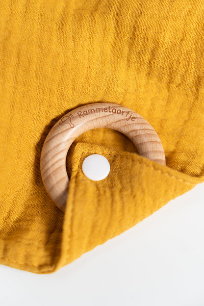 Rammelaartje - Knuffeldoekje met beuken bijtring
